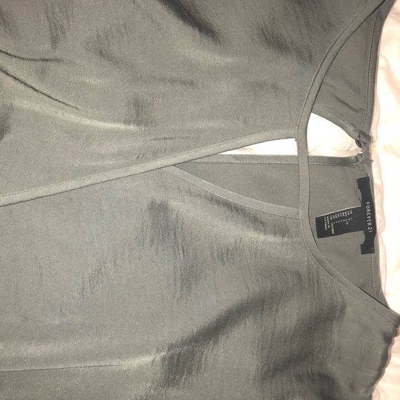 SILKY OLIVE GREEN DRESS! Forever 21 - Picture 3 of 4